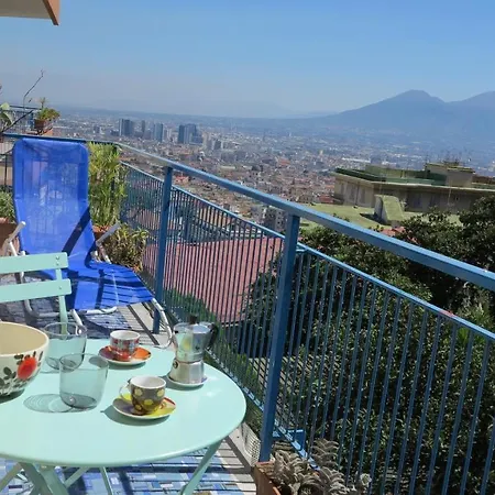 아파트 Spacious Panoramic - Half Way Center-vomero District *