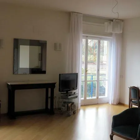 Apartment Spacious Panoramic - Half Way Center-vomero District Naples