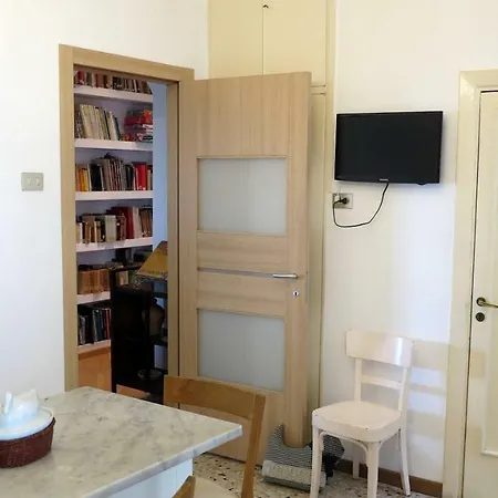 Spacious Panoramic - Half Way Center-vomero District * Naples