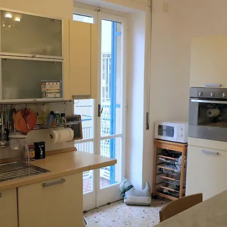 Spacious Panoramic - Half Way Center-vomero District Appartement Napels